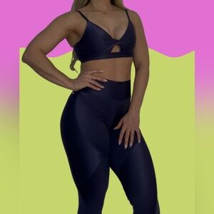 Elegant Navy Blue Women's Workout/Gym Set